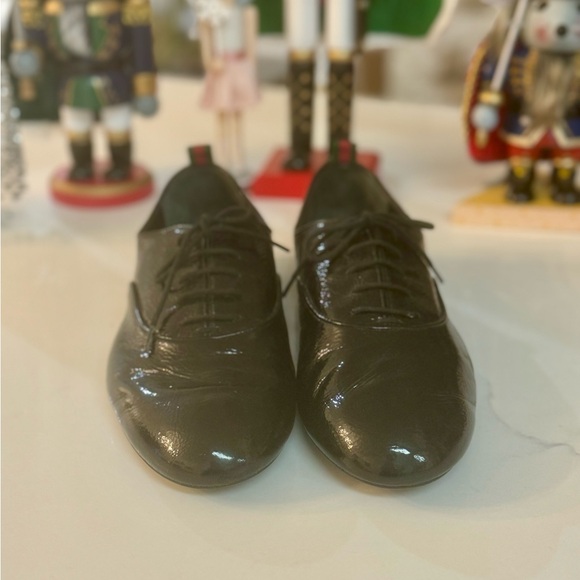 π€ GUCCI BLACK PATENT LEATHER LACE UP LOAFERS! - Picture 2 of 10